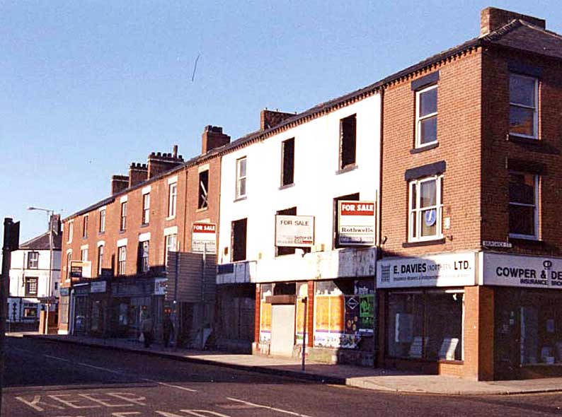 Scottish Legal Life Insurance Company based here in the white building at 25 Union St, Oldham … Star Inn in the distance.