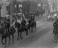 1/10th Manchester Regiment marching down Union St., Oldham, 1914