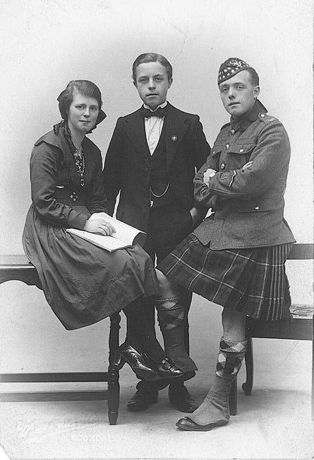 Elsie Johnson, with her brothers Frank and Hibbert (in uniform).