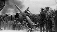 A British heavy gun in action