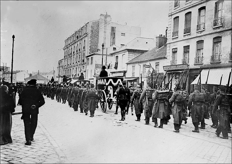 English soldiers buried, Versailles